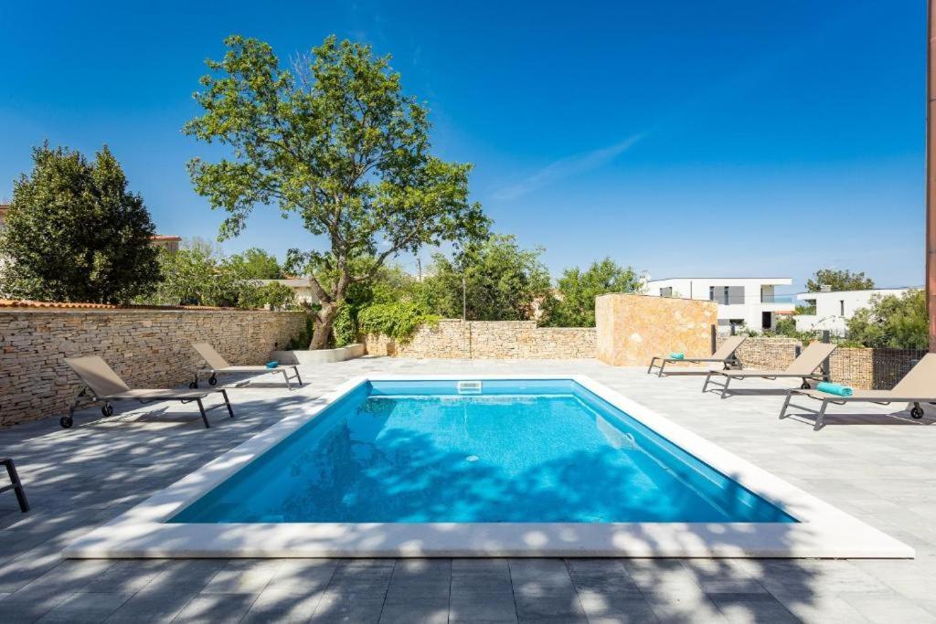 Cesare Apartment, With Swimming Pool And Sea View Ližnjan Exteriör bild