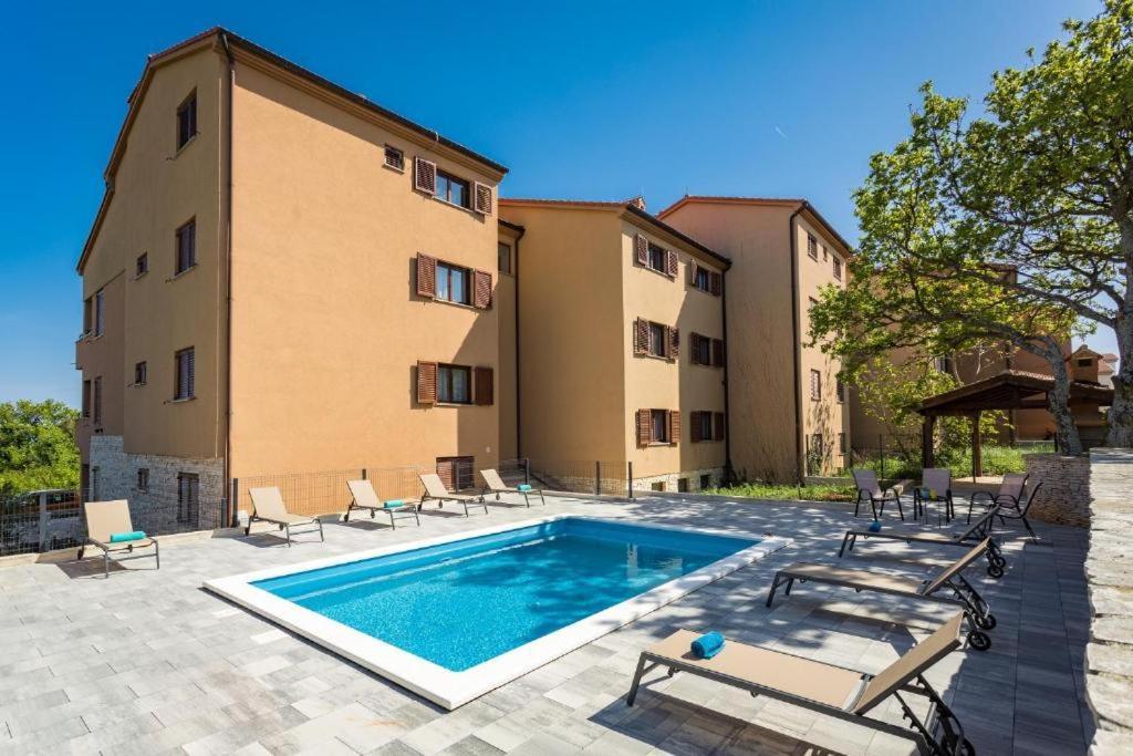 Cesare Apartment, With Swimming Pool And Sea View Ližnjan Exteriör bild
