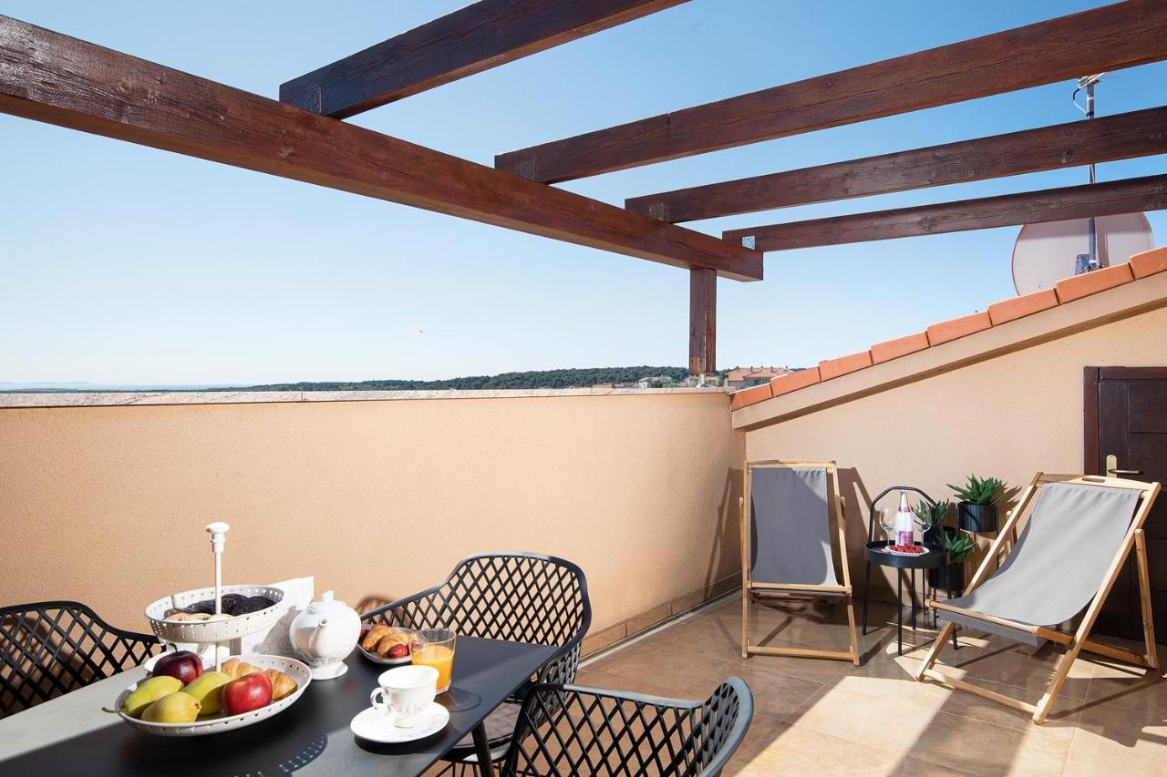 Cesare Apartment, With Swimming Pool And Sea View Ližnjan Exteriör bild