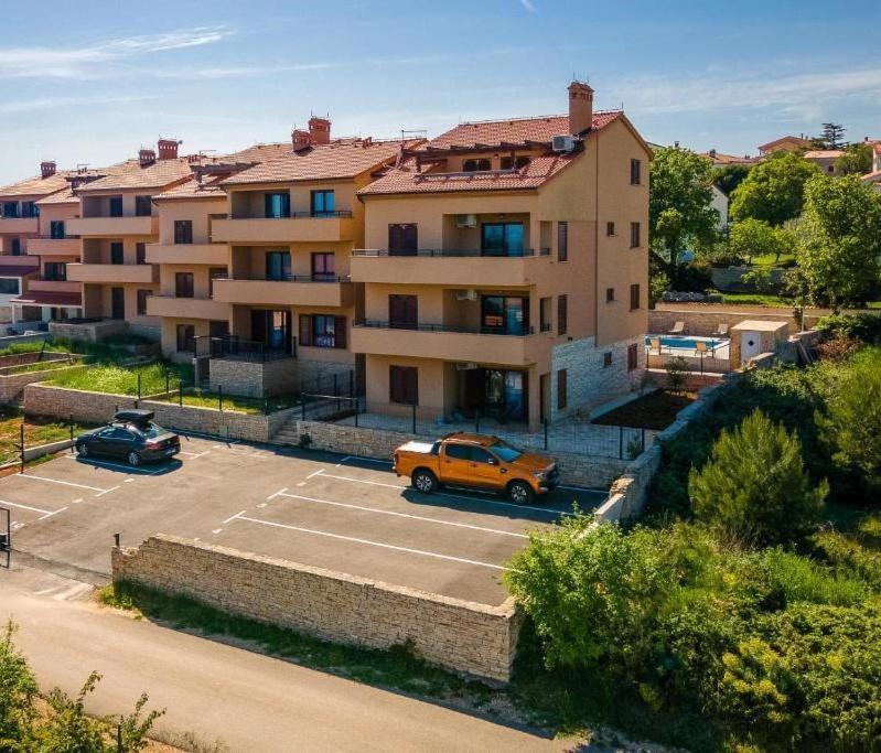 Cesare Apartment, With Swimming Pool And Sea View Ližnjan Exteriör bild