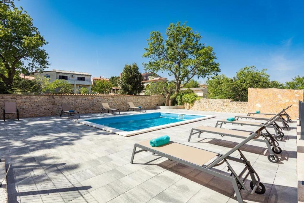 Cesare Apartment, With Swimming Pool And Sea View Ližnjan Exteriör bild